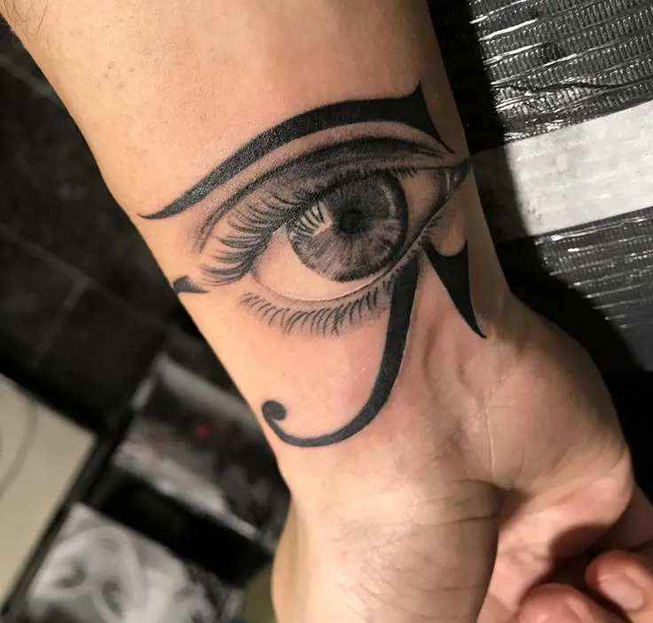 h&igrave;nh xăm mắt của thần Horus